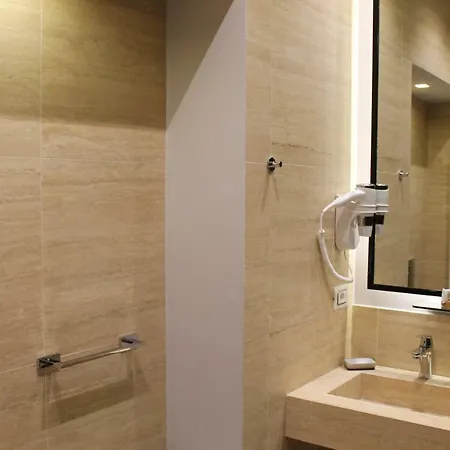 Ago's 3* روكاراسو